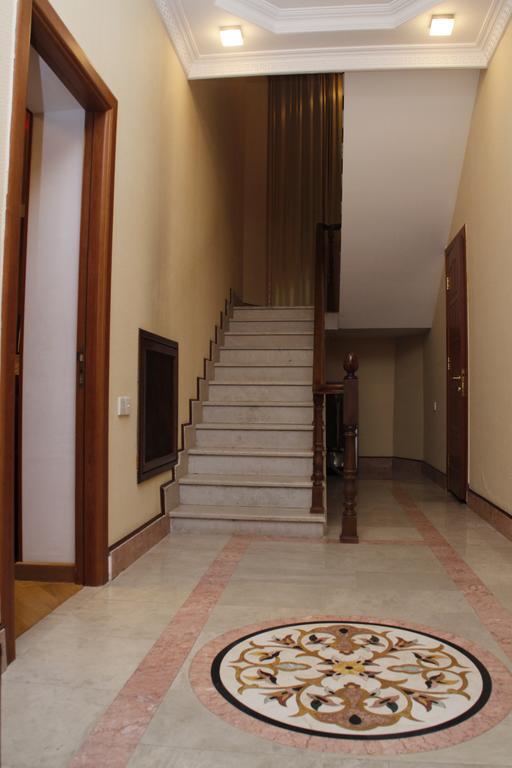 Baku Butik Mini-Hotel Luaran gambar