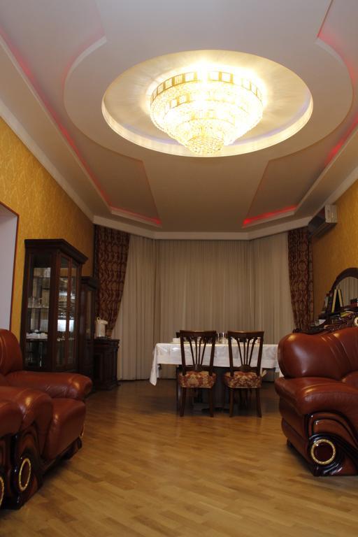 Baku Butik Mini-Hotel Luaran gambar